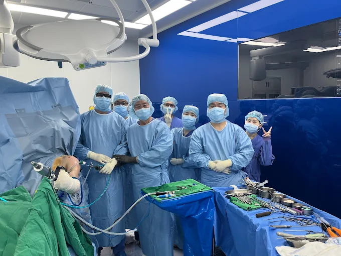 Patient receiving post-surgery care from the Best Orthopedic Doctor in Lucknow